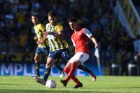 Central resurgió con una goleada a Independiente