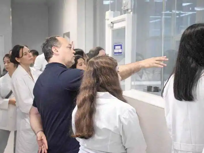 Estudiantes de la carrera de Farmacia 
de la UNCAus visitaron Laformed