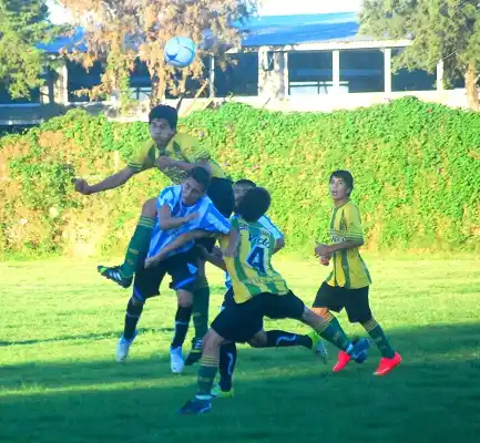 Partidazo: Juventud le ganó a Sarmiento y se cortó solo en la Zona B