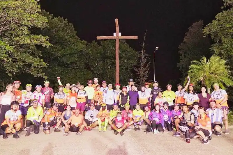 Cicloperegrinos comenzaron el Vía Crucis