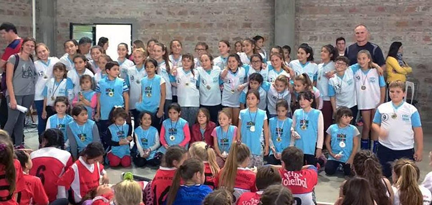 Los mini en el primer encuentro de la Liga