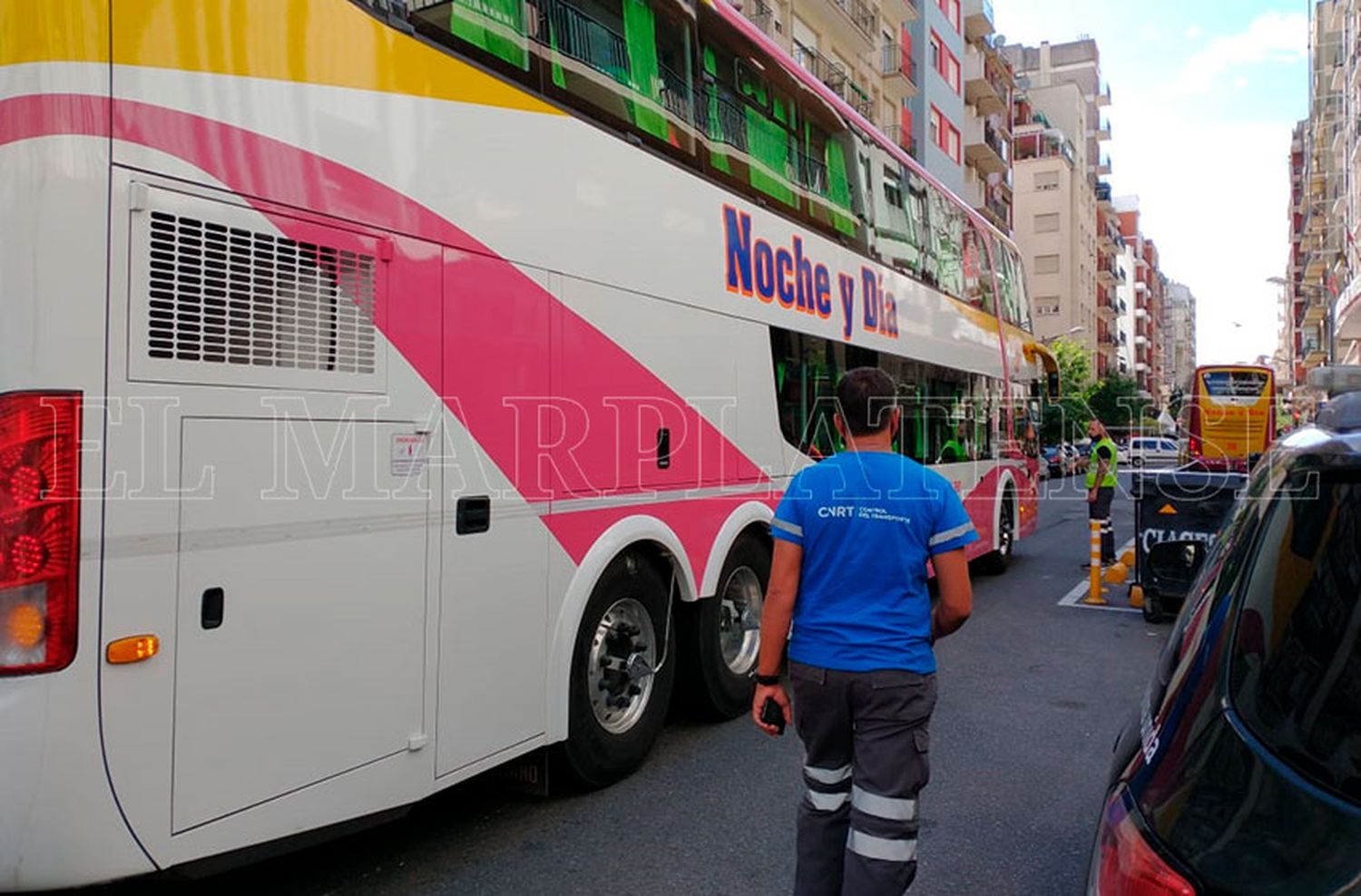 Interceptan un micro que llegó desde Santiago del Estero con irregularidades en sus choferes