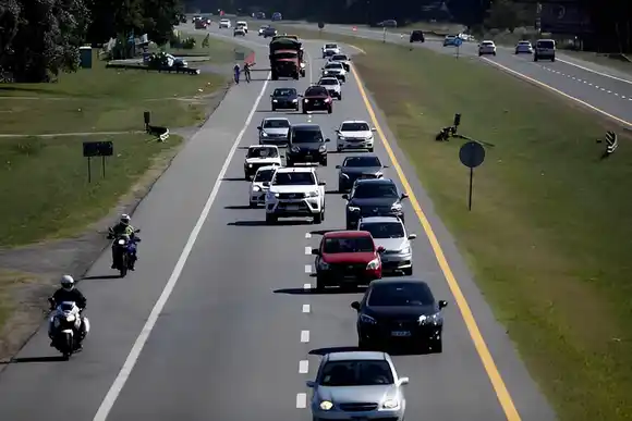 Intenso flujo de automóviles hacia la Costa Atlántica en el fin de semana de Navidad