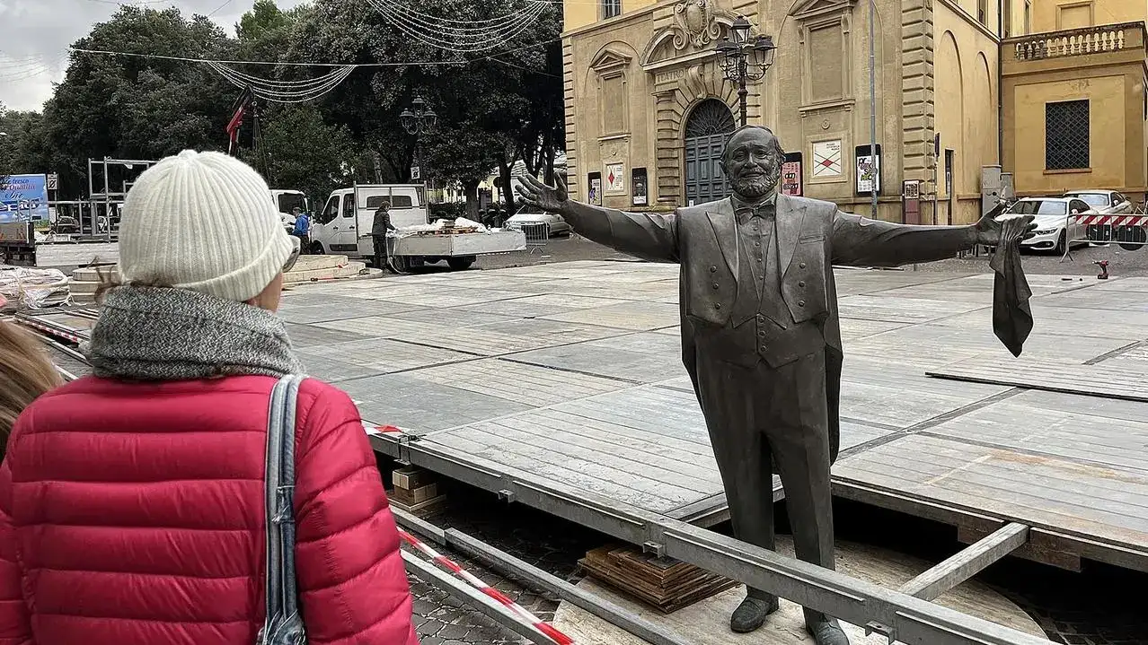 #DaiUnCinqueAPavarotti