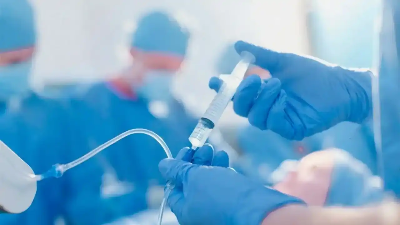 Muerte de un anestesista y robo de fármacos: investigan una red de “fiestas controladas” en Buenos Aires