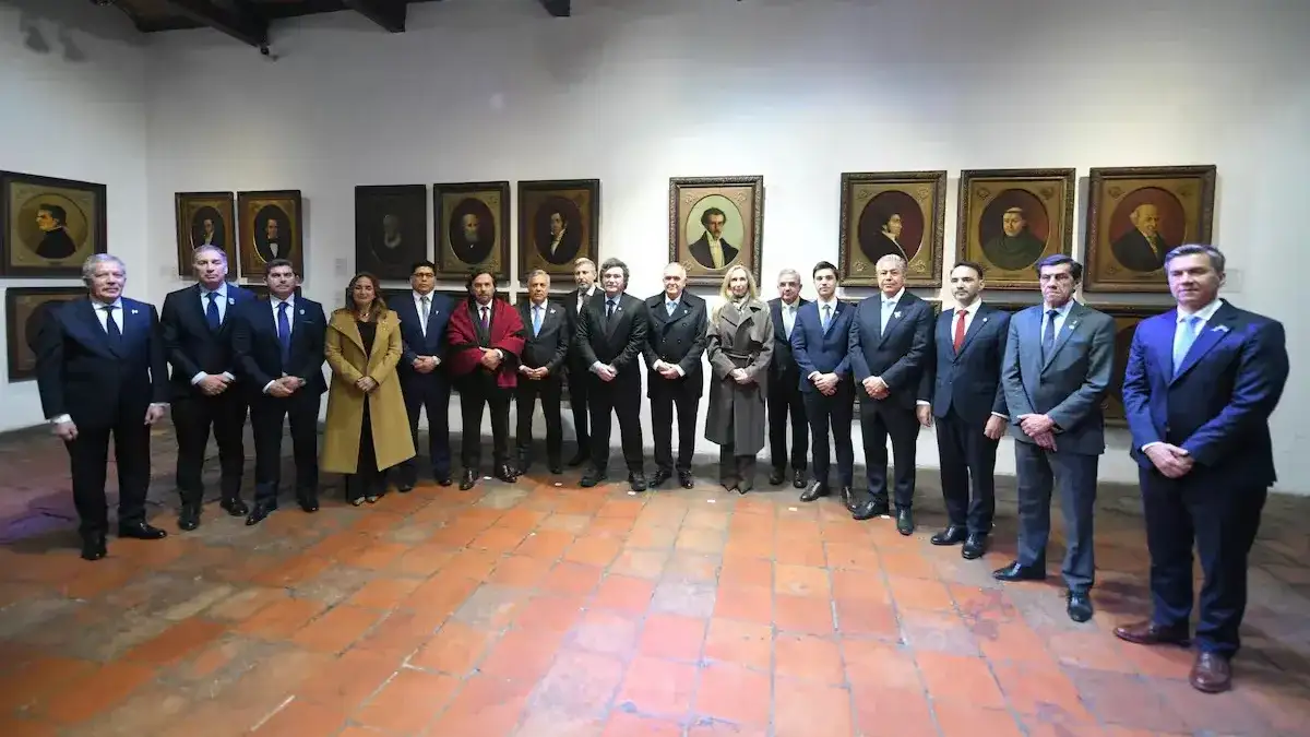 Milei encabezó el acto en Tucumán junto a 13 gobernadores y habló de un "cruce de Los Andes económico"
