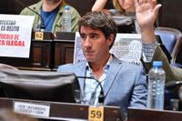 El bloque que integra Matías Civale se sumó al reclamo de intendentes por IOMA y costos de medicamentos
