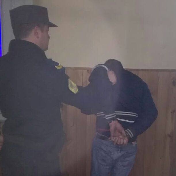 Le retuvieron el auto por falta de papeles, pero se enojó con un Policía y terminó preso
