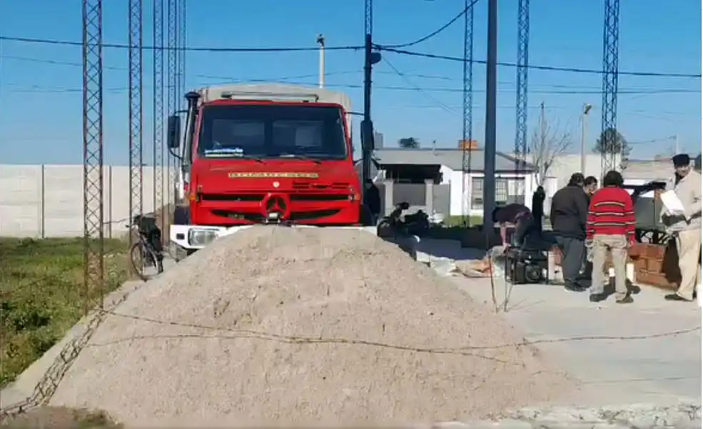 Bomberos Voluntarios retomó la obra de construcción del futuro destacamento
