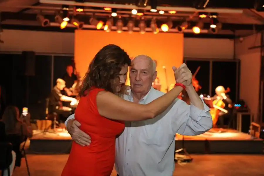 Clases de tango a cargo de la profesora Maricel Malano