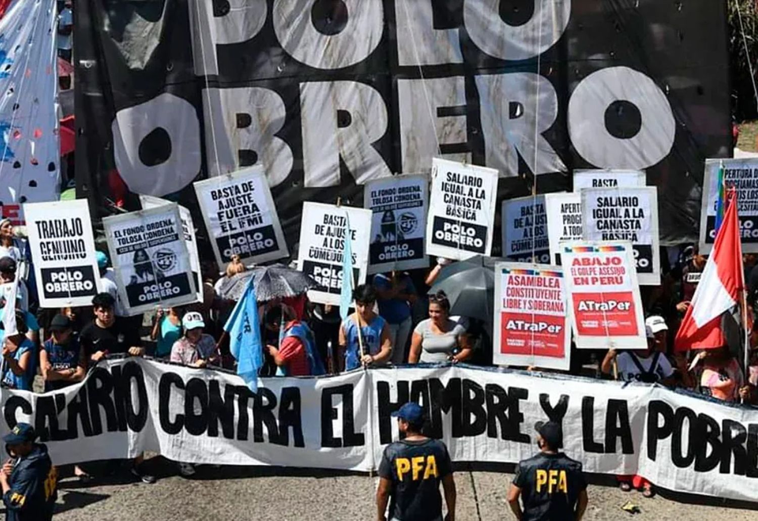 Marcha a la Plaza de Mayo: Se registraron incidentes entre movimientos sociales y fuerzas de seguridad