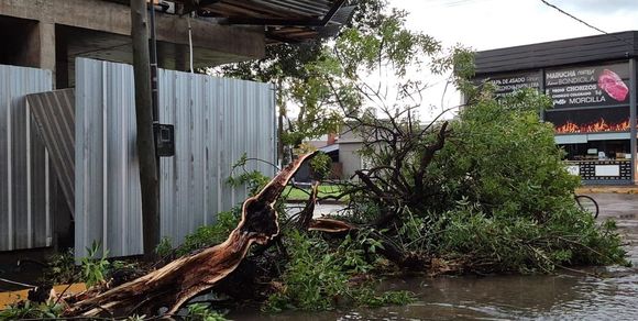 Emergencia en el sur de Santa Fe tras el impacto de fuertes tormentas