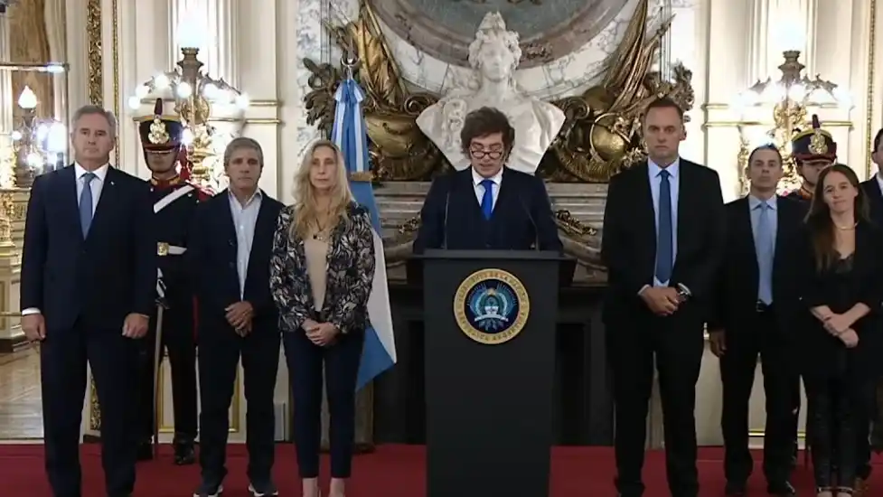 Milei destacó en cadena nacional la “pericia jurídica y diplomática del equipo de Gobierno" tras el fallo de YPF