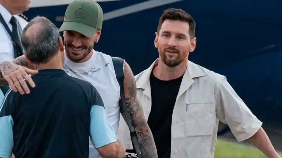 La llegada de Messi y De Paul a Kansas.
