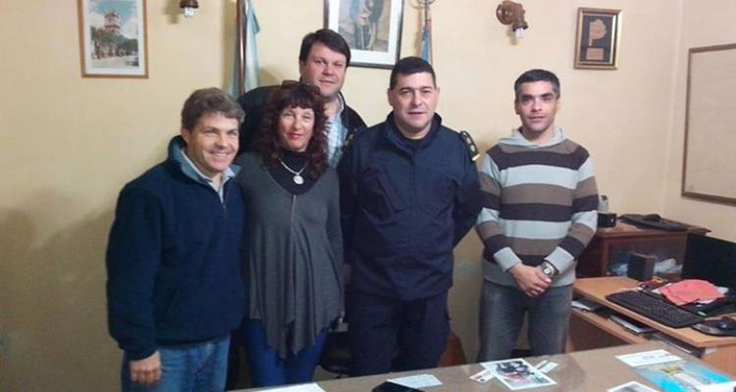 Por los robos en las escuelas, Consejeros Escolares se reunieron con el Comisario Gallo