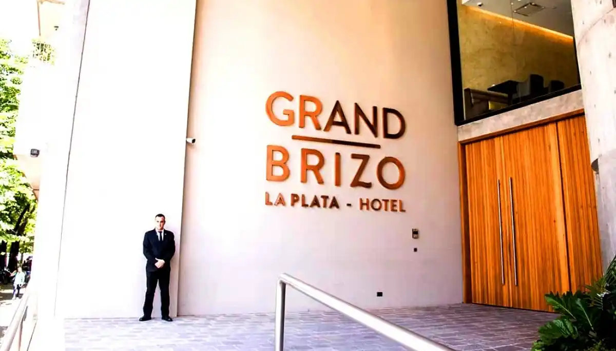 La Plata: Motochorros protagonizaron un atrevido asalto al lujoso Hotel Grand Brizo