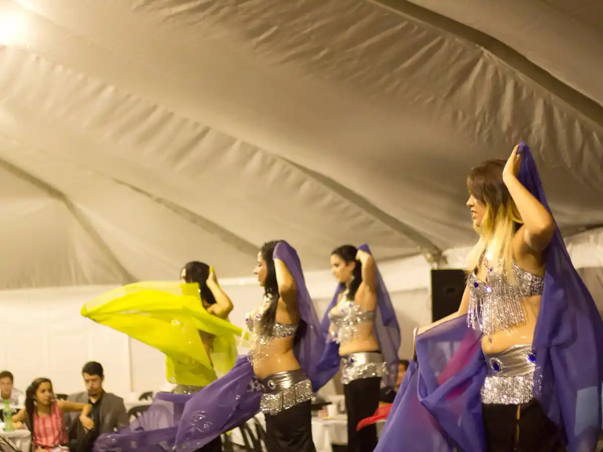 Buena Mesa: habrá espectáculos en las carpas de las colectividades  