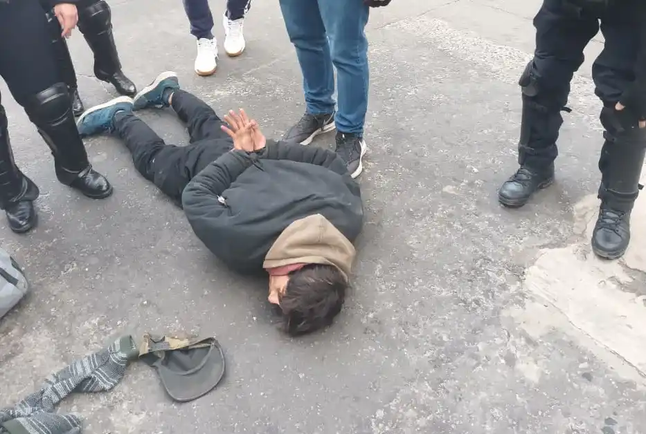 Tres cuadras duró la persecución hasta que el malviviente fue capturado.