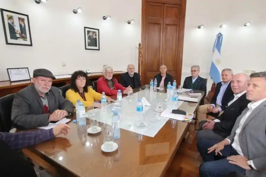 Paritarias en Santa Fe: los gremios quieren una propuesta concreta para el próximo lunes