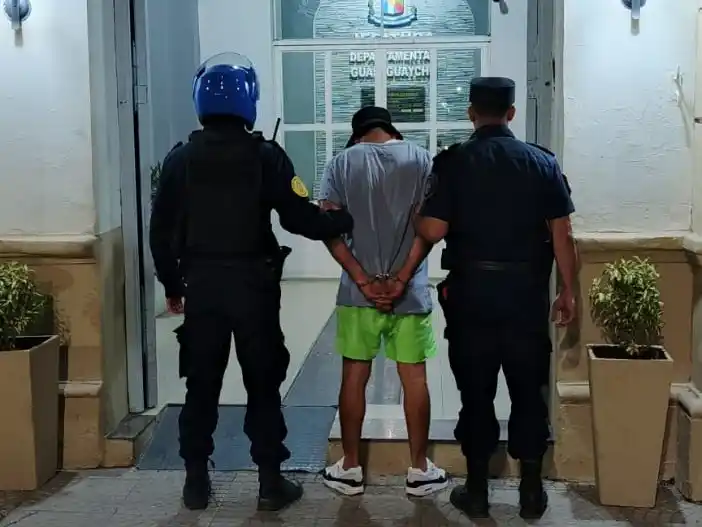 Pesaba sobre él una orden de restricción contra su ex pero seguía hostigándola: terminó detenido