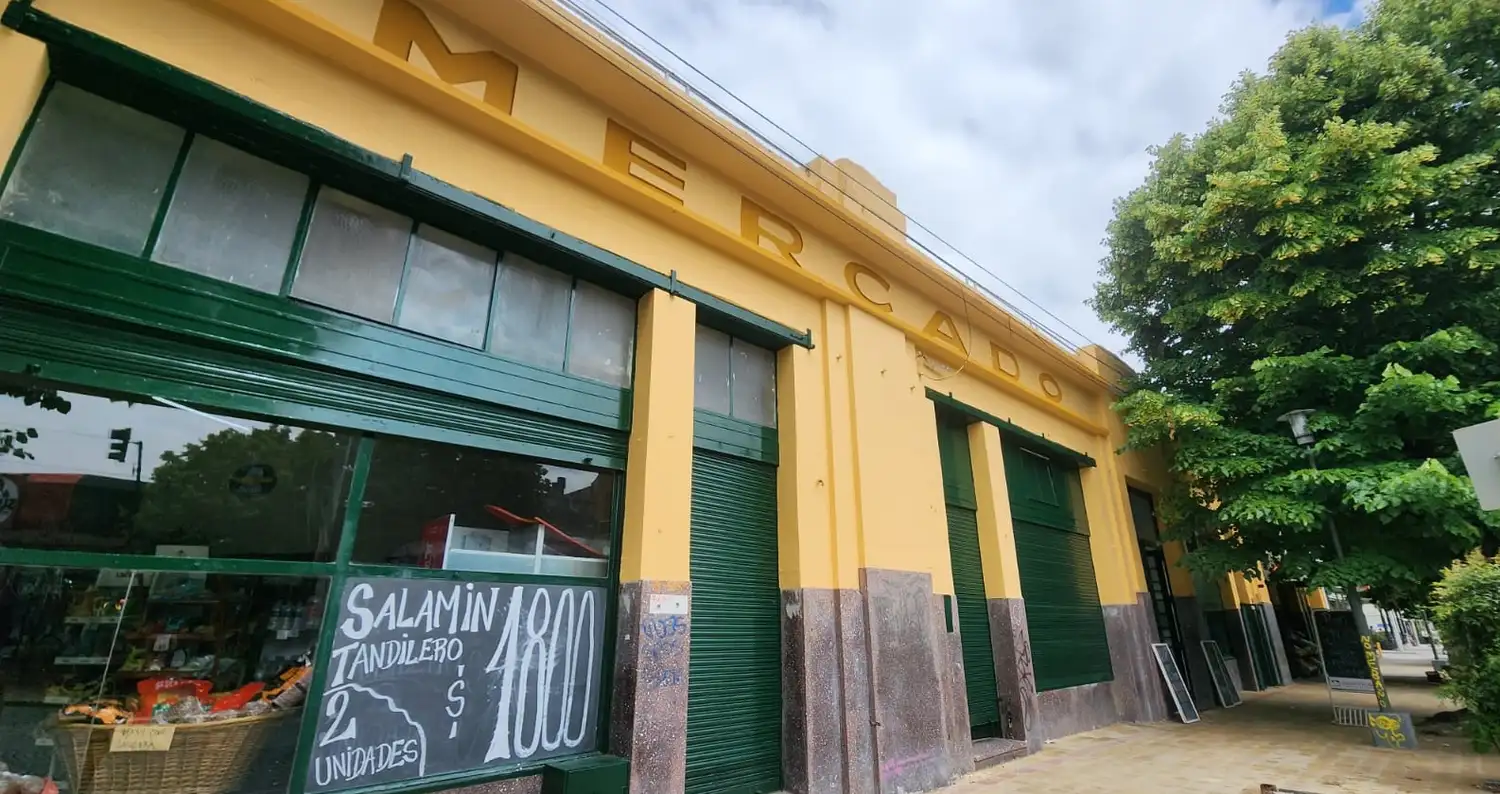 Sede del Mercado Municipal, donde además funciona la Sala Elaboradora de Alimentos.
