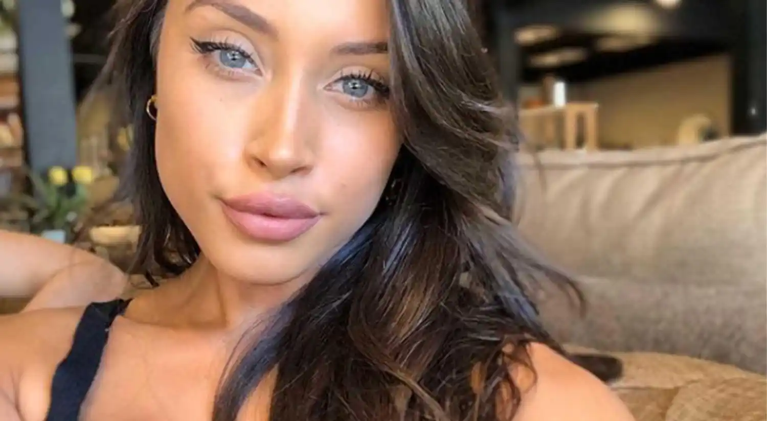 Escándalo: una joven de 24 años recibió la primera dosis de la Sputnik V