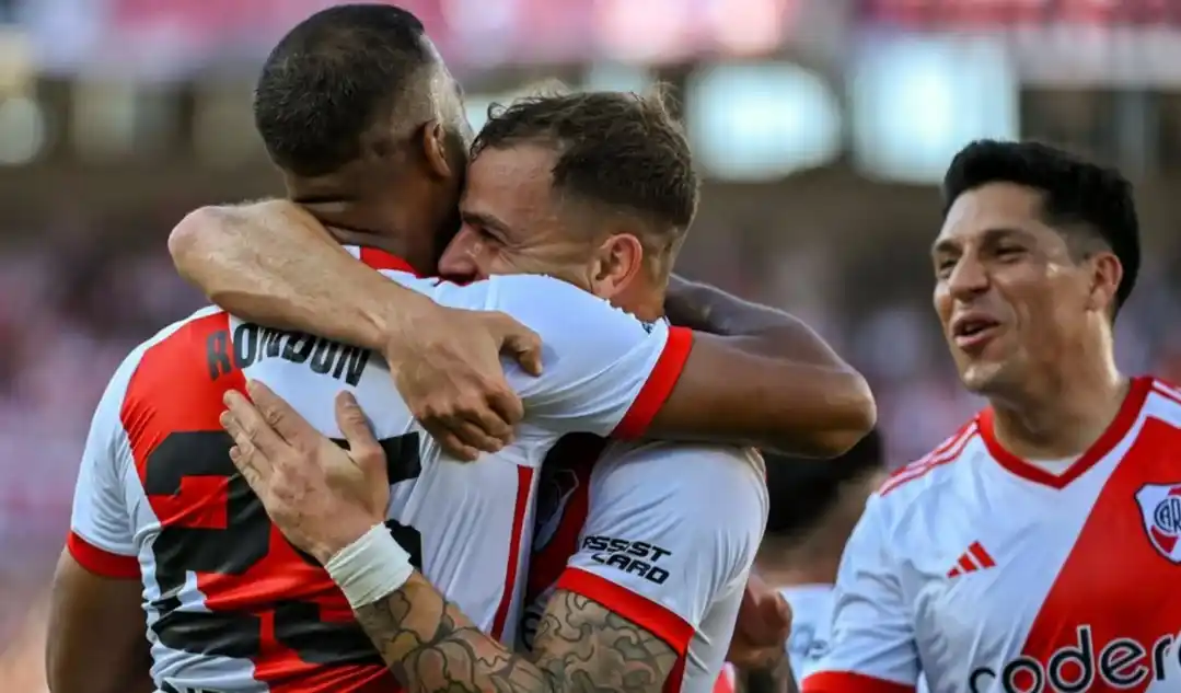 Con gol de Salamón Rondón, River venció a Talleres y es líder de la Zona 1
