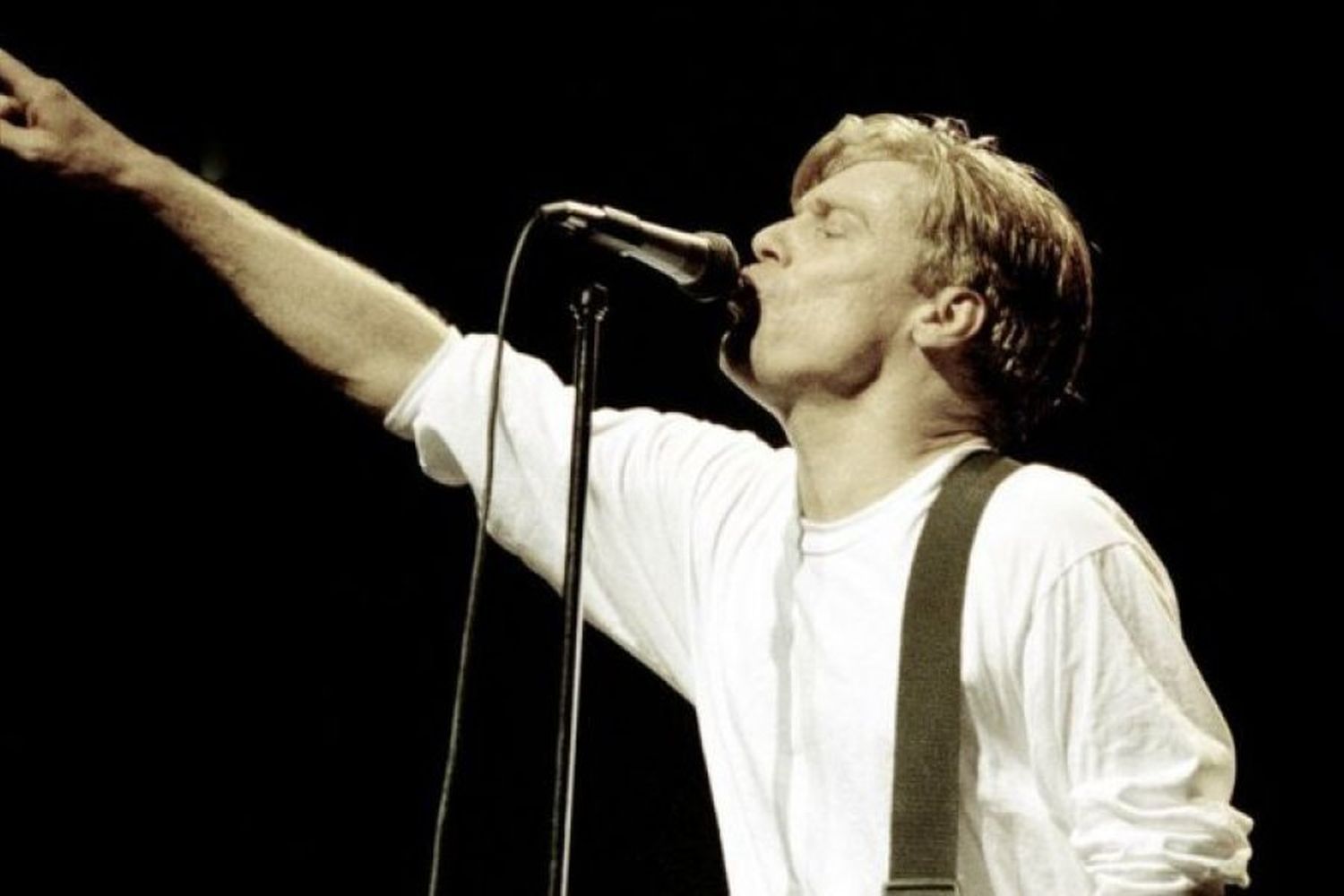 El cantante canadiense Bryan Adams dijo que las leyes CanCon eran una 