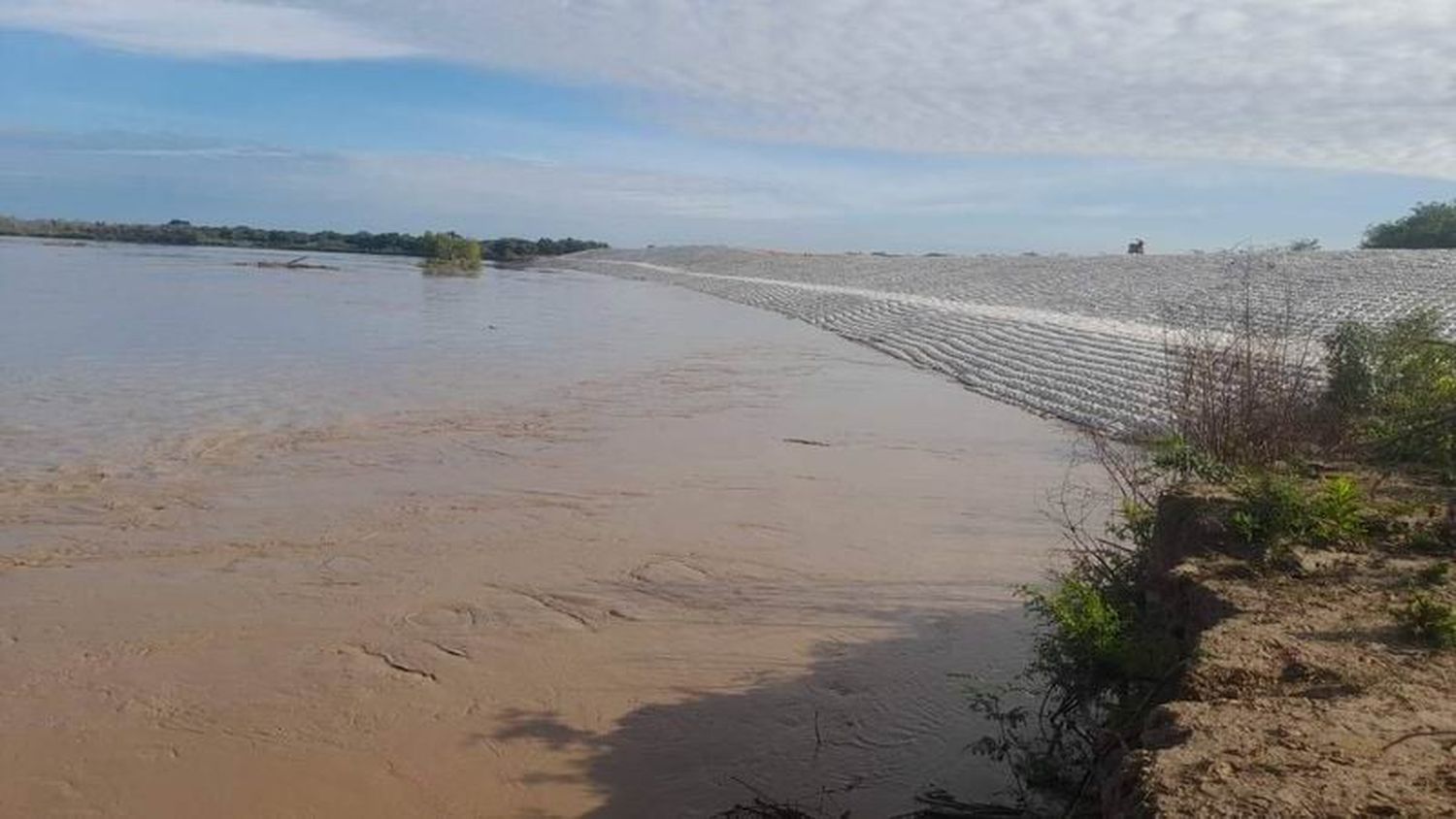 Crecida del Pilcomayo: El Gobierno provincial 
pone a punto las obras de protección y correderas