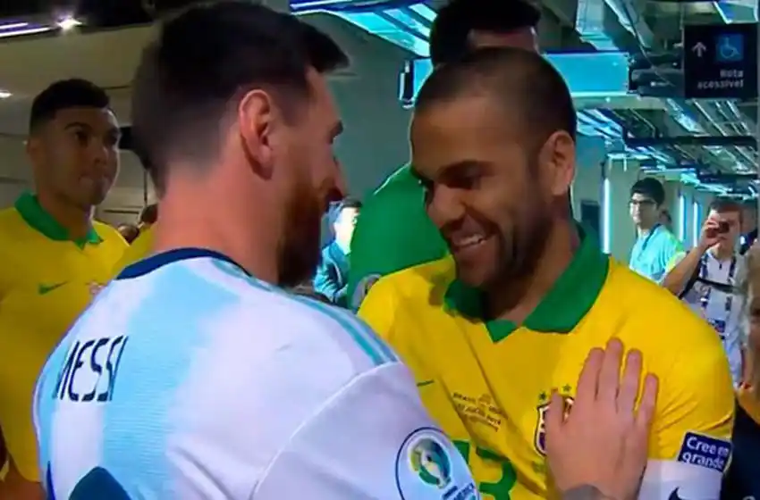 «Siempre es un honor tenerte cerca hermano»: las emotivas palabras de Dani Alves a Messi