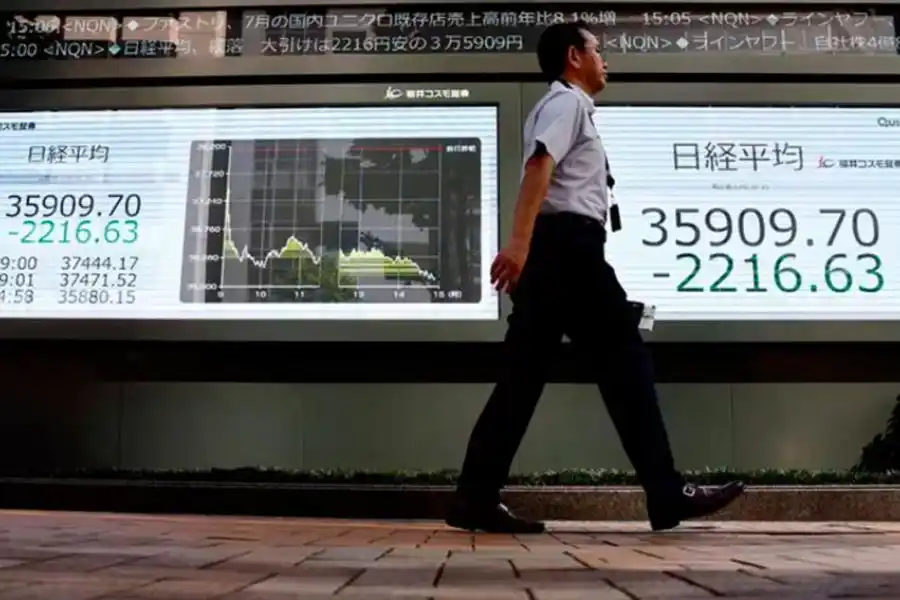 Fuertes bajas en los mercados: se desploman las bolsas de Asia, Europa cotiza en rojo y caen los futuros de Wall Street