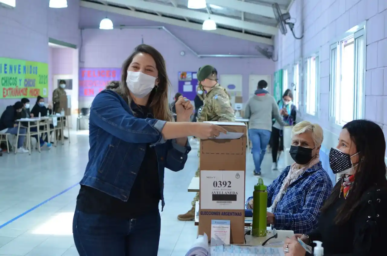 Castañeira votó en Avellaneda: "Estamos muy contentos por la campaña histórica que hicimos"