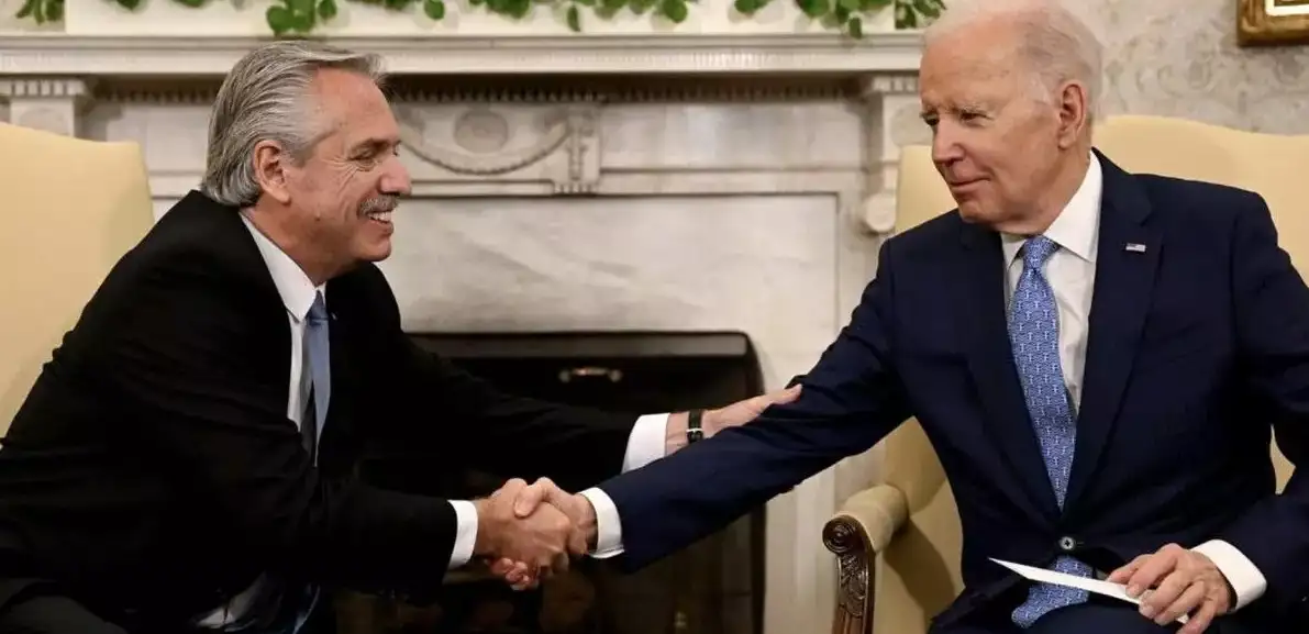 Fernández se reunió con Biden en el Salón Oval.