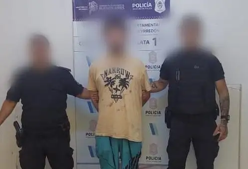 El conductor, que aseguró haberse quedado dormido, no surió lesiones.