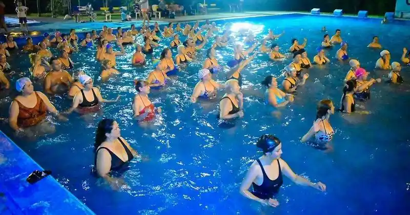 Comenzó la colonia de vacaciones del parque acuático