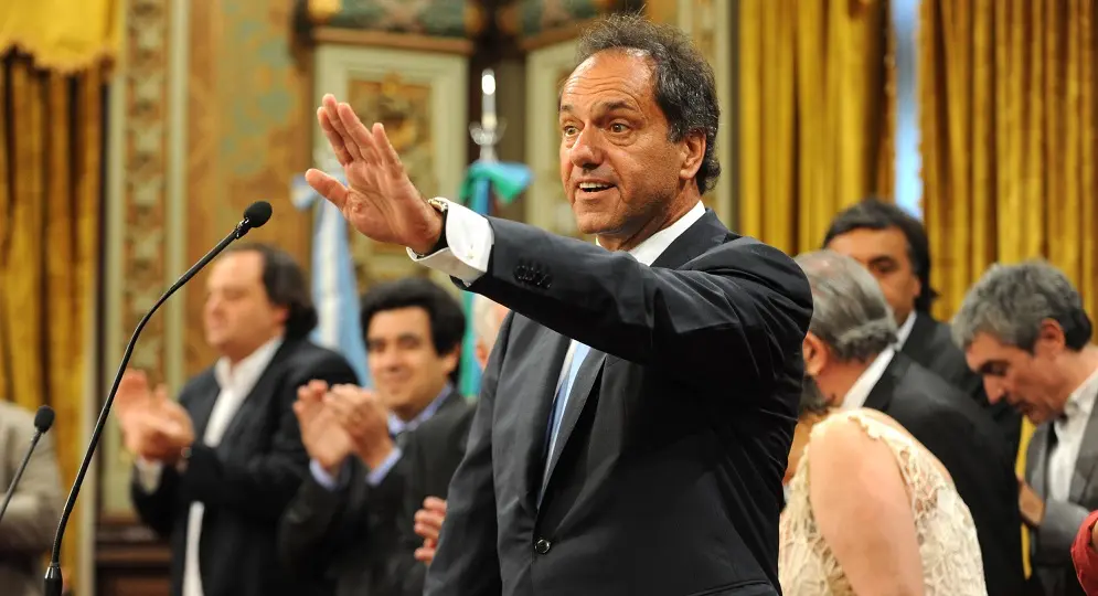 Scioli encabeza jornada con intendentes y 500 concejales bonaerenses