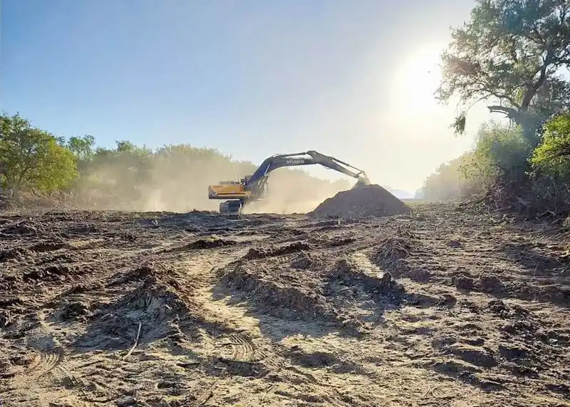 La DPV ejecuta obras de protección y mitigación
ante posibles desbordes del río Pilcomayo