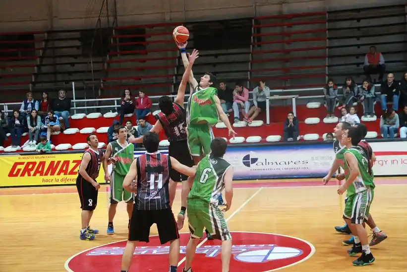 Triunfos de Juventud Unida y Racing en la Copa Ciudad de Gualeguaychu