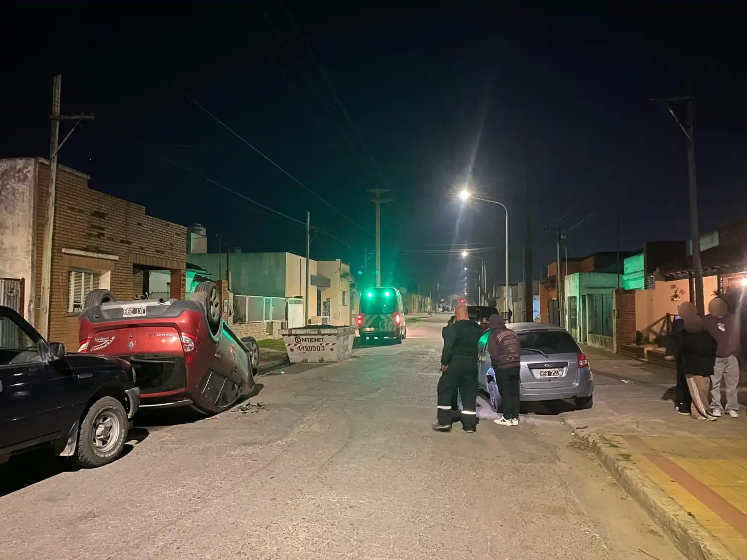 Accidente de tránsito en Tandil: ocurrió en Ameghino entre Santa Fe y Ugarte. Una mujer y un menor de edad fueron hospitalizados.