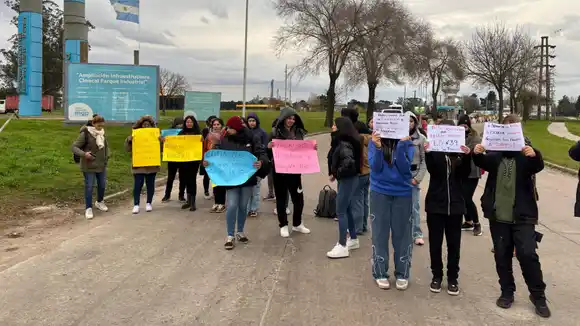 Cortan la ruta en reclamo de transporte escolar para escuelas rurales de Mar del Plata