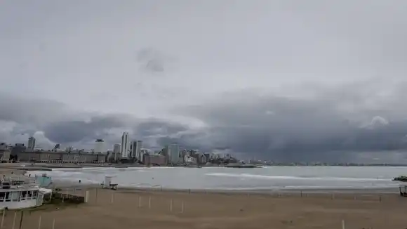 El calor se baja con agua: lluvias aisladas y chaparrones en Mar del Plata