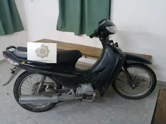 Apareció en Rafaela una moto robada horas antes a 60 kilómetros de la ciudad