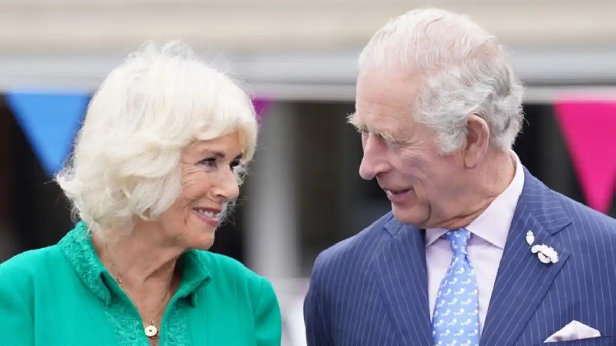 Carlos se convierte en Rey de Inglaterra y Camilla, en Reina consorte