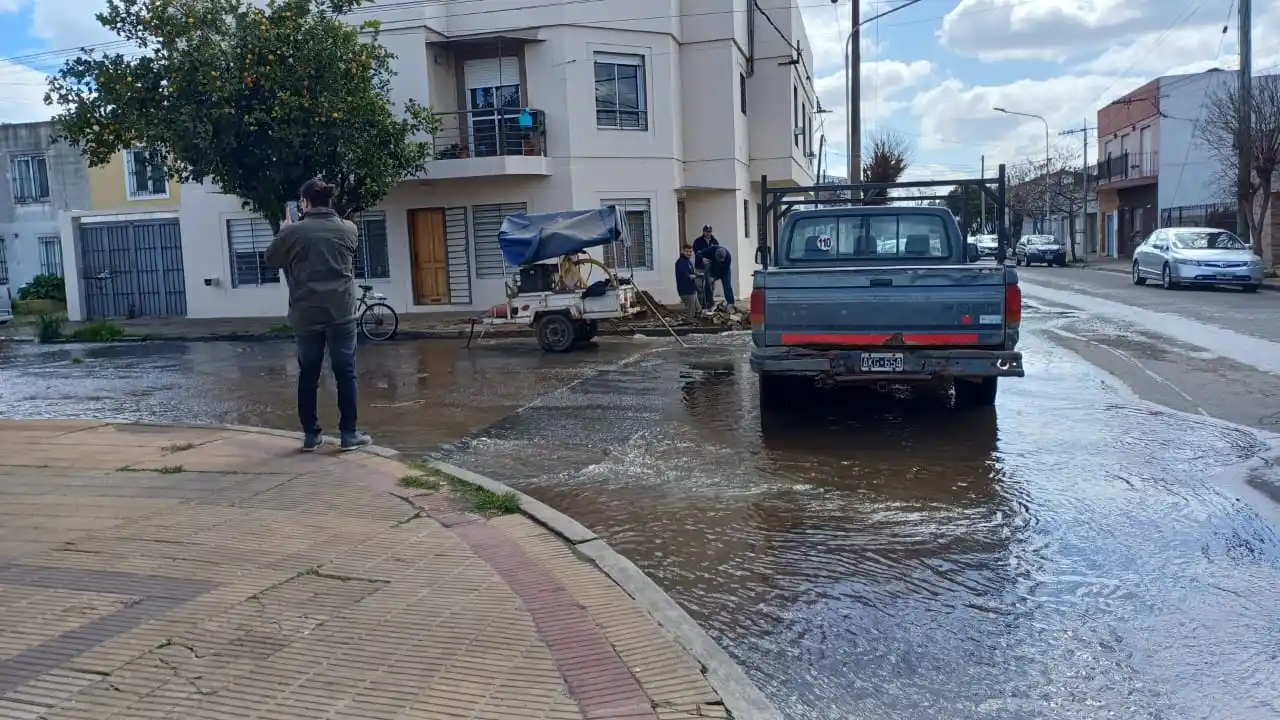 “Tenemos entre 50 a 60 roturas o pérdidas en las obras sanitarias de Tandil”
