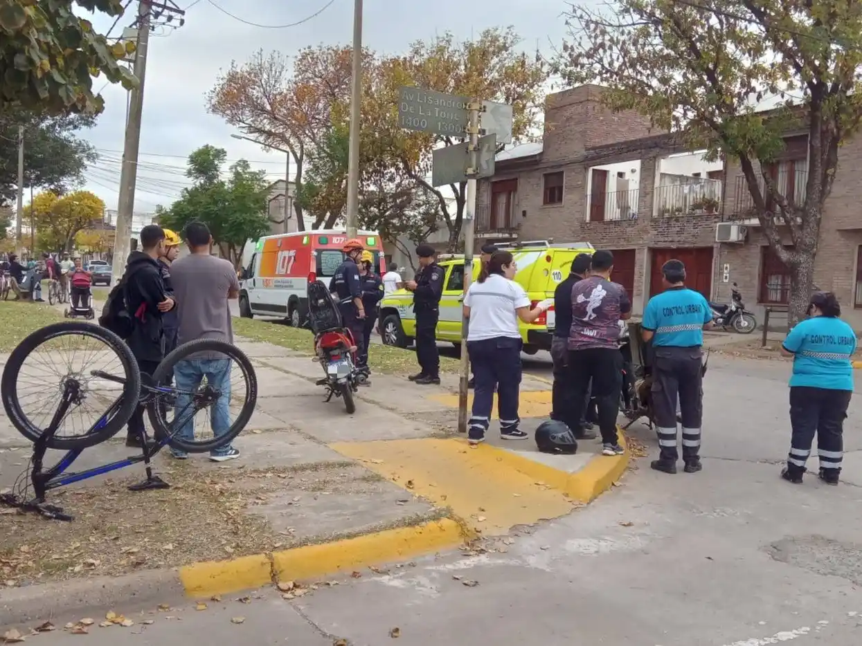 Servicios de emergencias trabajaron en el lugar del siniestro.
