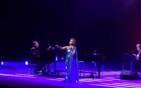 Paloma San Basilio se mostró simpática y conversadora desde el inicio. Foto CL