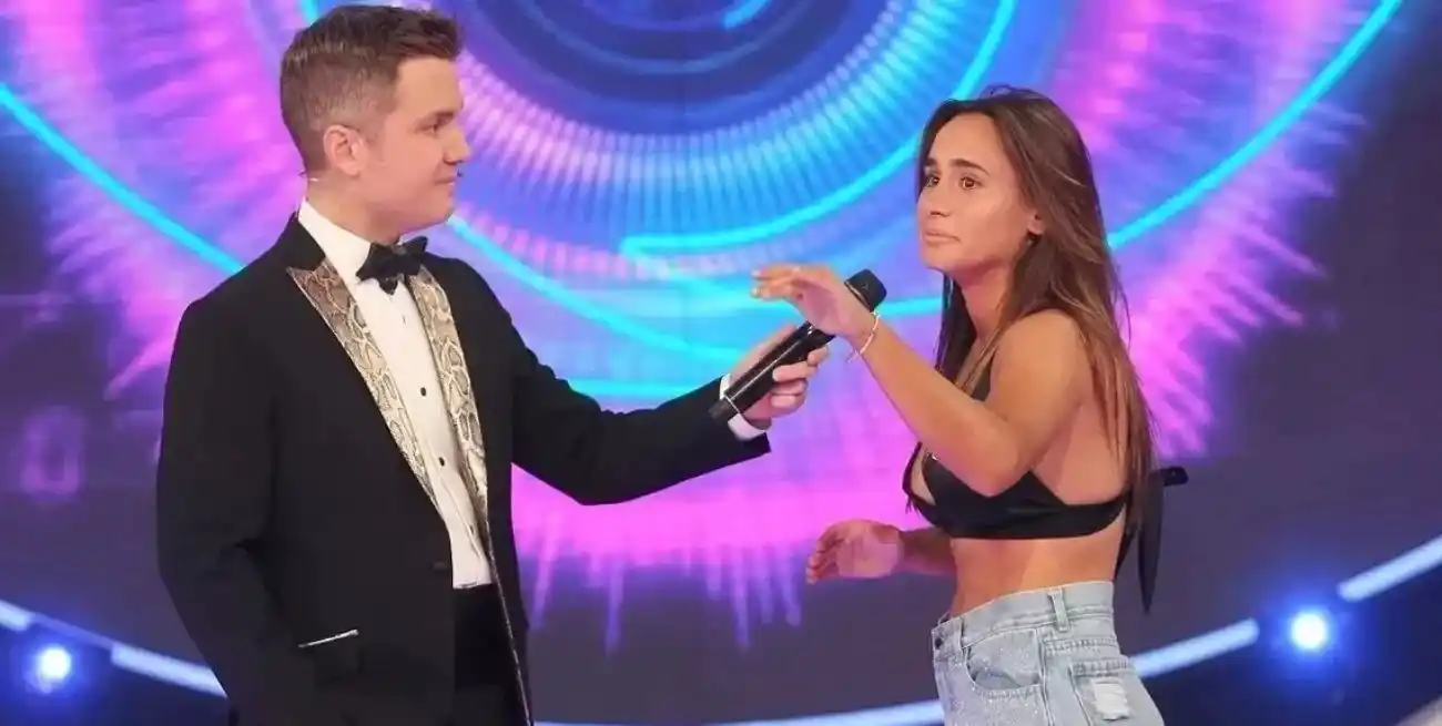 Martina Stewart Usher relató en una entrevista radial como fue victima de estafa.