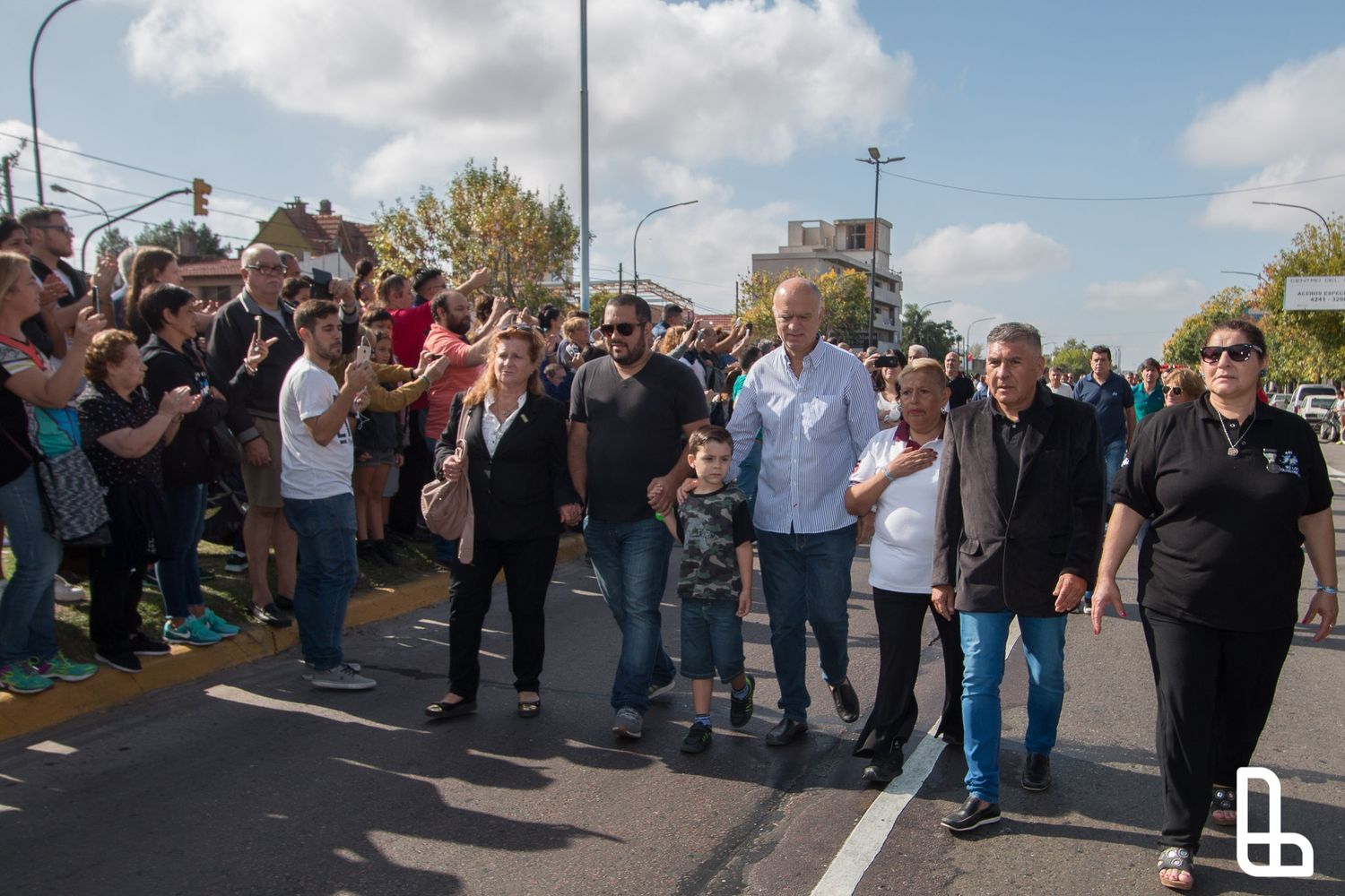 Lanús: Grindetti rindió homenaje a los veteranos de la guerra de Malvinas 