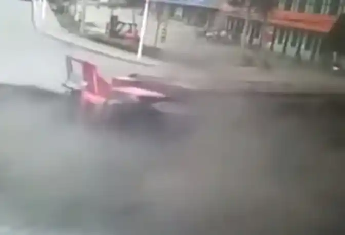 VIDEO: Una maniobra arriesgada cuesta la vida a un chino