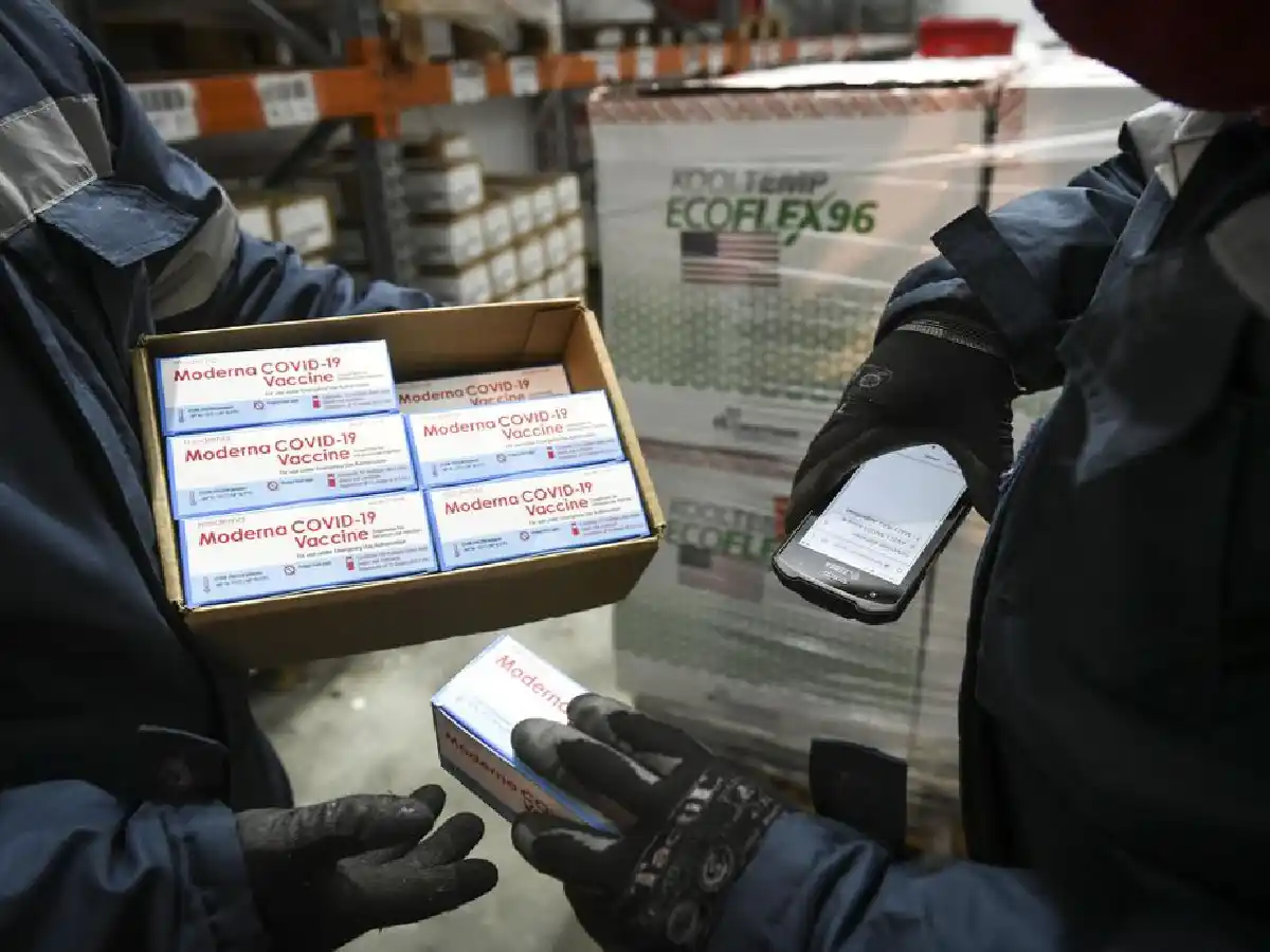 Arribaron a la Argentina más de un millón y medio de dosis de vacuna Moderna